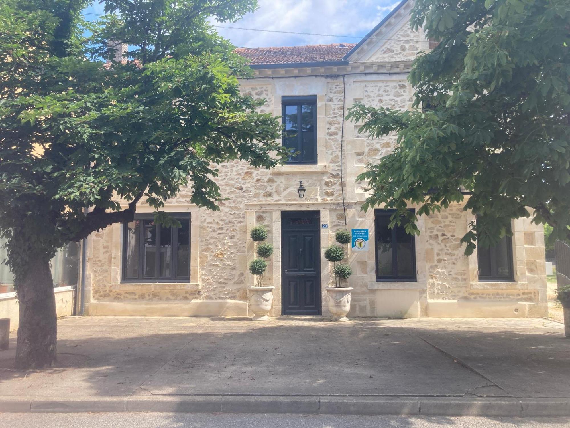 La Maison Du Parc Saint-Vite Luaran gambar