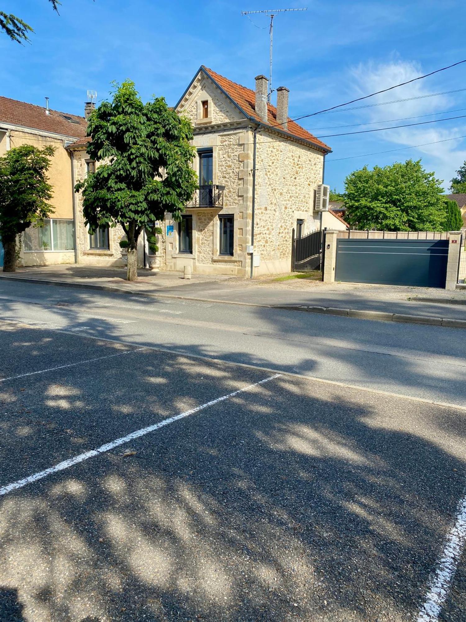 La Maison Du Parc Saint-Vite Luaran gambar